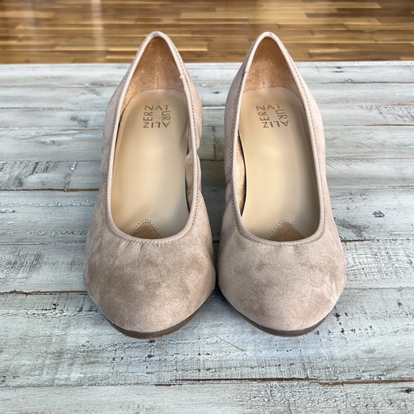 Heels - Picture 2 of 4